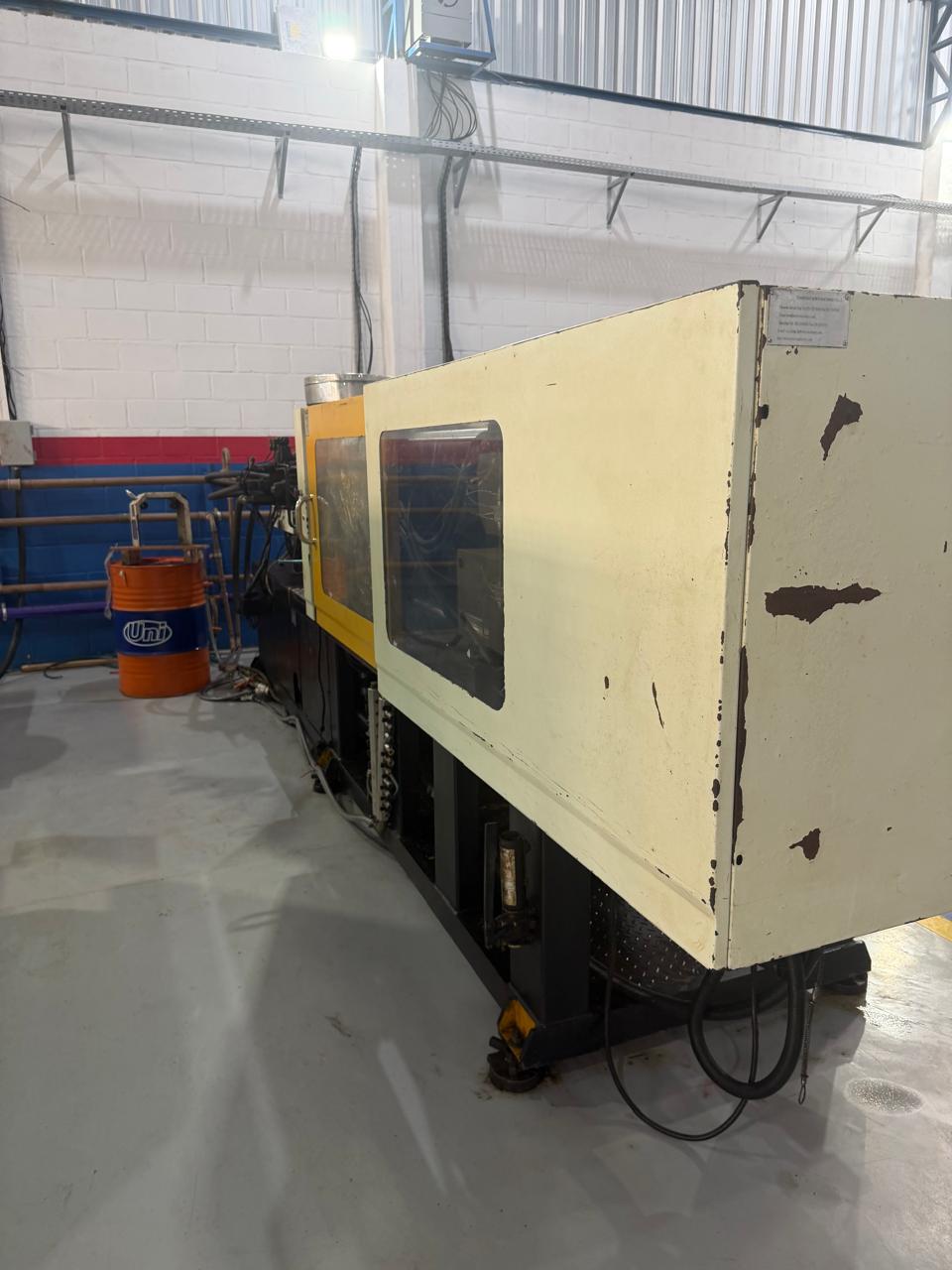 Injetora Sinitron SB 200 tons